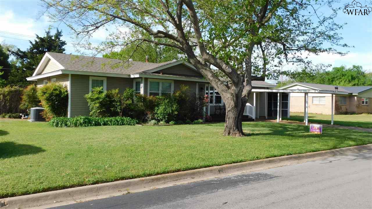 210 Mesquite Street - Photo 1