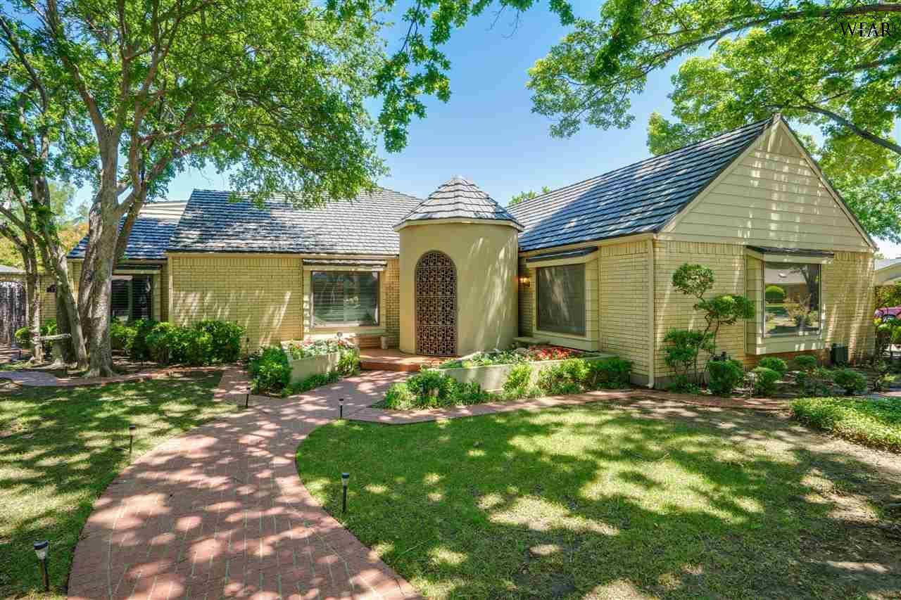 2724 Red Oak Drive - Photo 1