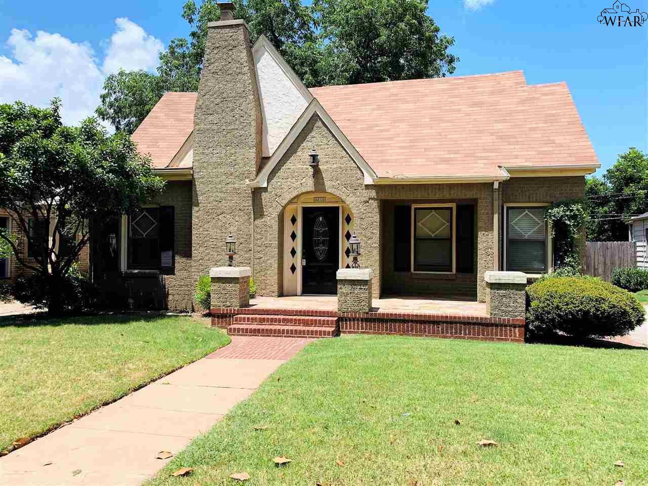 1810 Speedway Avenue - Photo 1