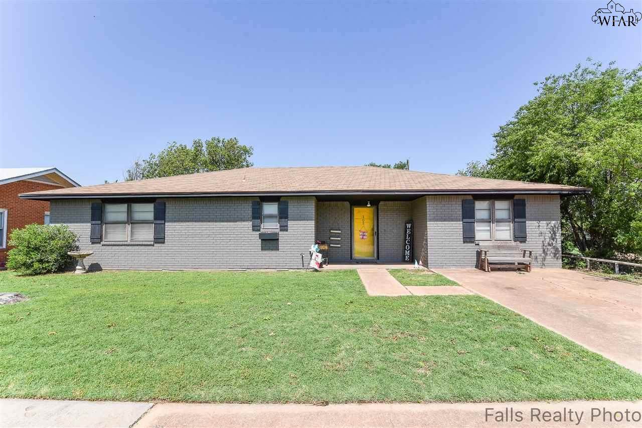 302 Avenue I - Photo 1