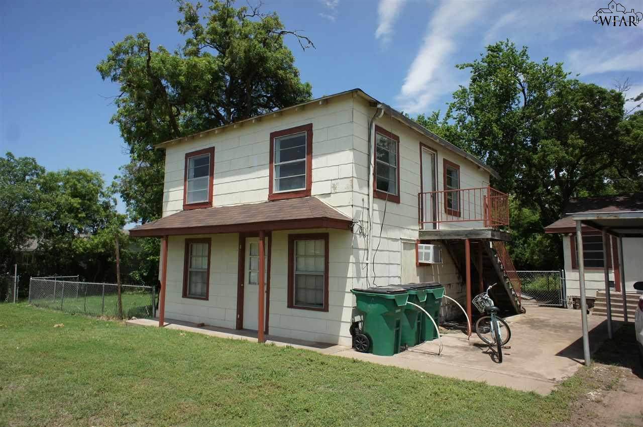 208 Jackson Avenue - Photo 1