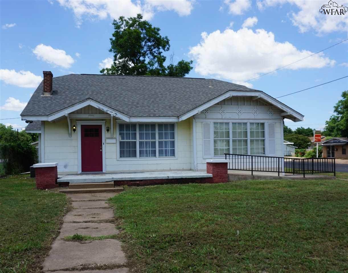 1808 Brook Avenue - Photo 1