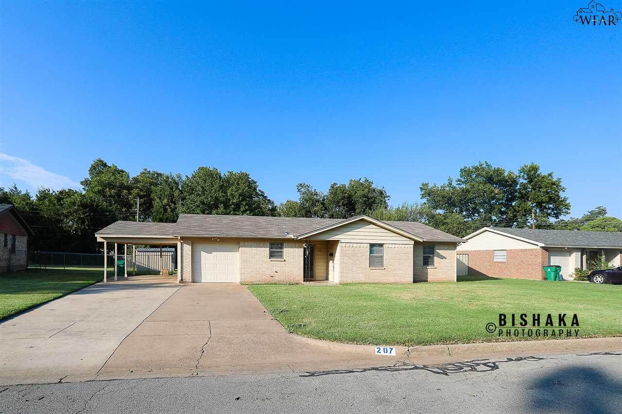 207 Dogwood Lane - Photo 1