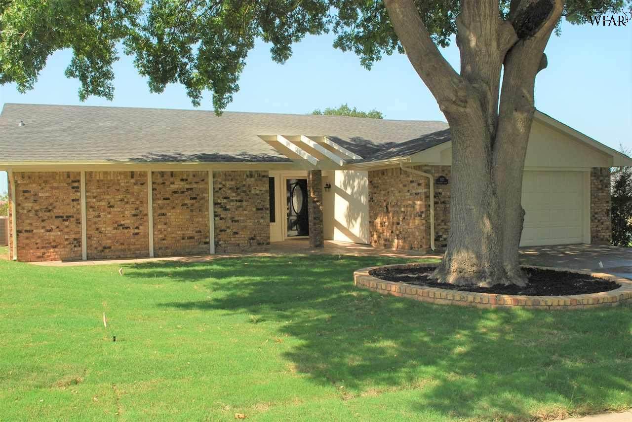 1612 Ridgemont Drive - Photo 1