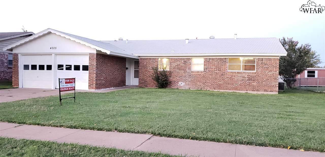 4025 Hooper Drive - Photo 1