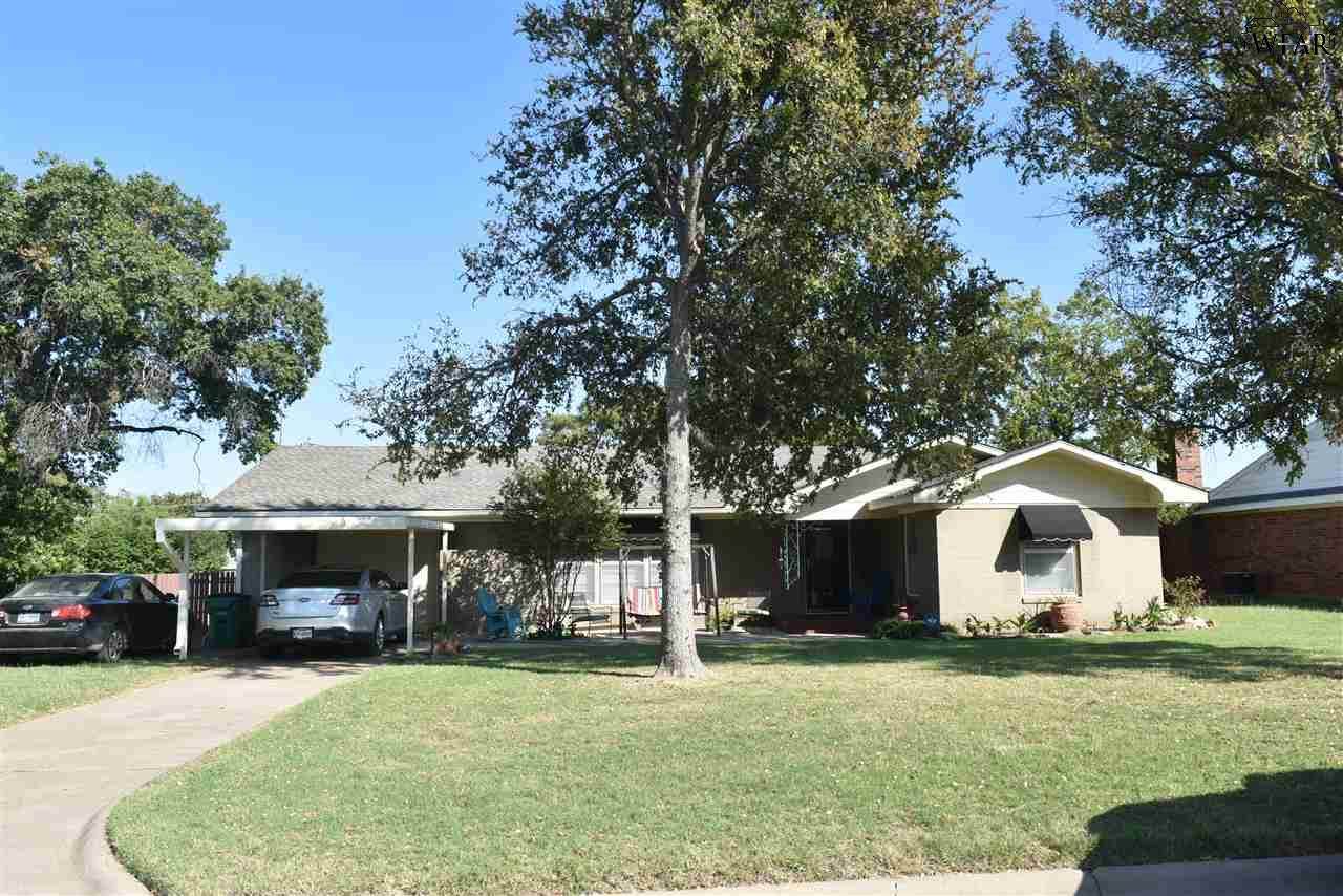 906 Ash Street - Photo 1