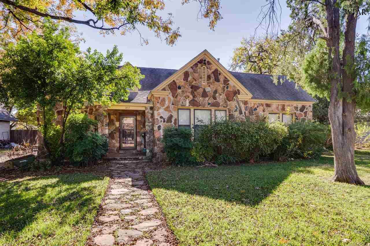 1817 Woodrow Avenue - Photo 1