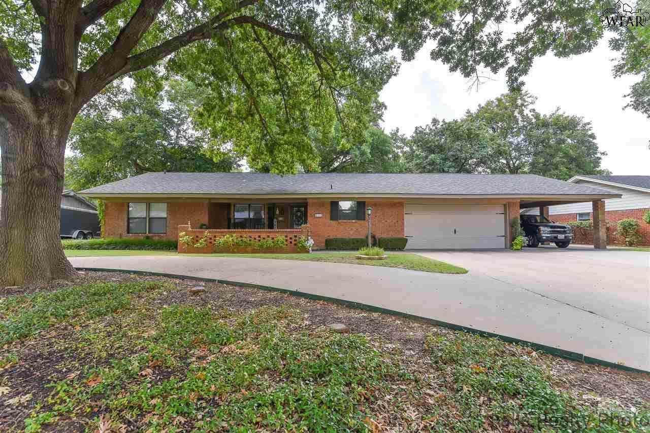 813 Mohawk Drive - Photo 1