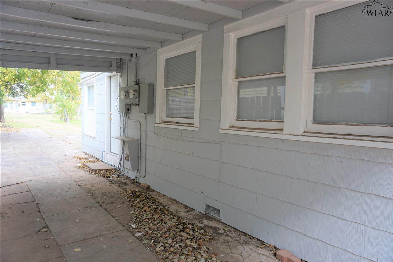 2130 Avenue J - Photo 1