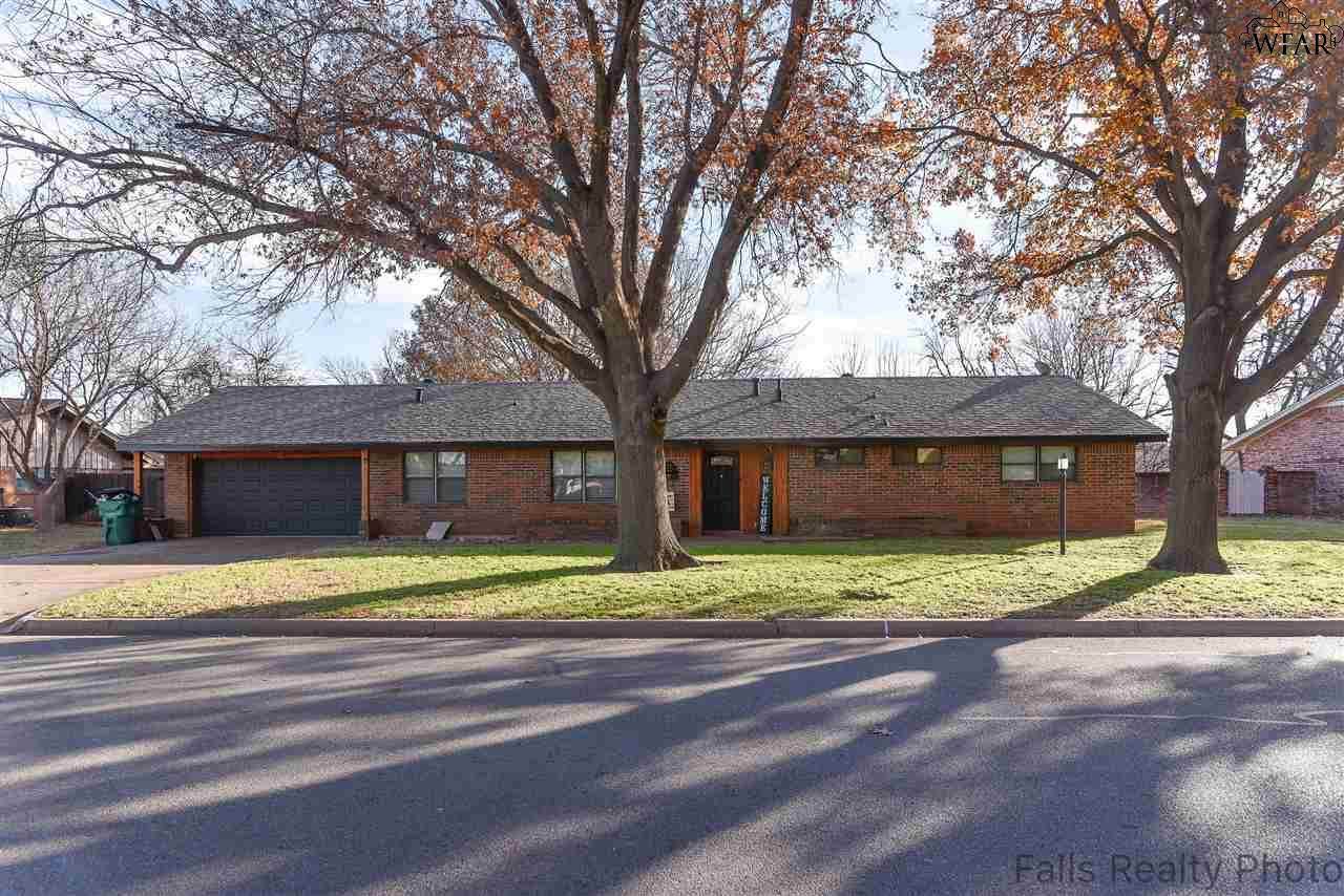 803 Aztec Drive - Photo 1