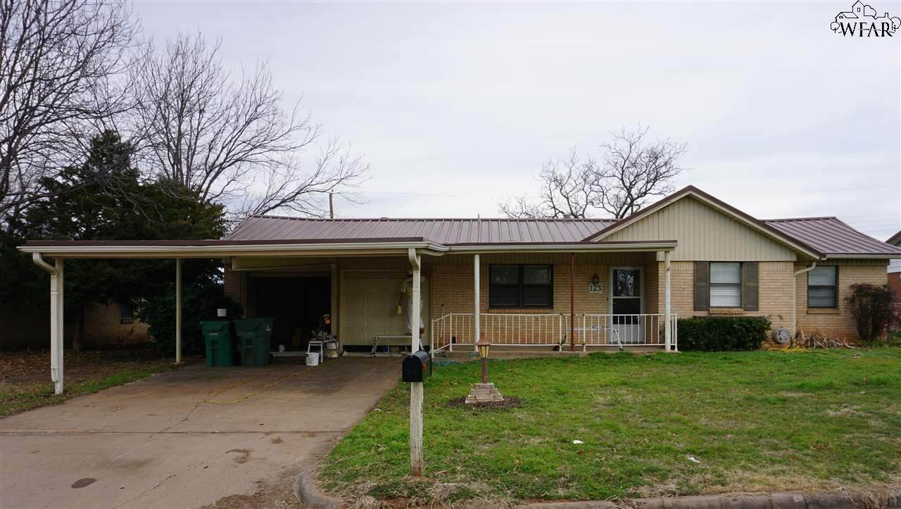123 Wood Circle - Photo 1