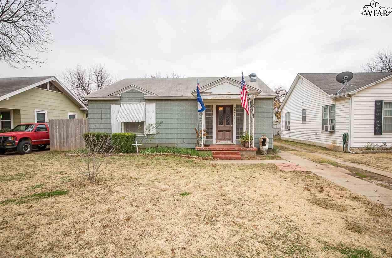 3211 Hollywood Avenue - Photo 1