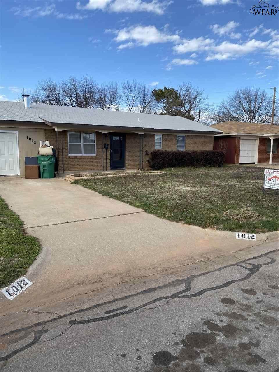 1012 Jewel Avenue - Photo 1