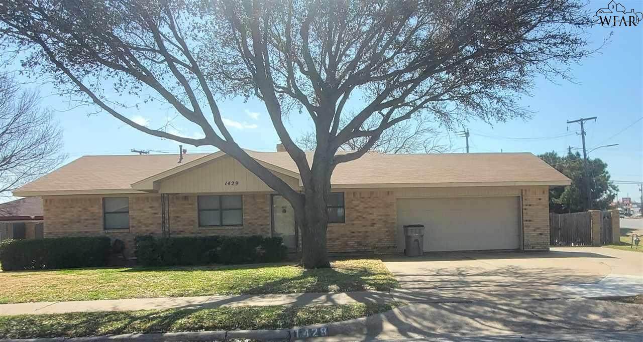 1429 Christine Road - Photo 1