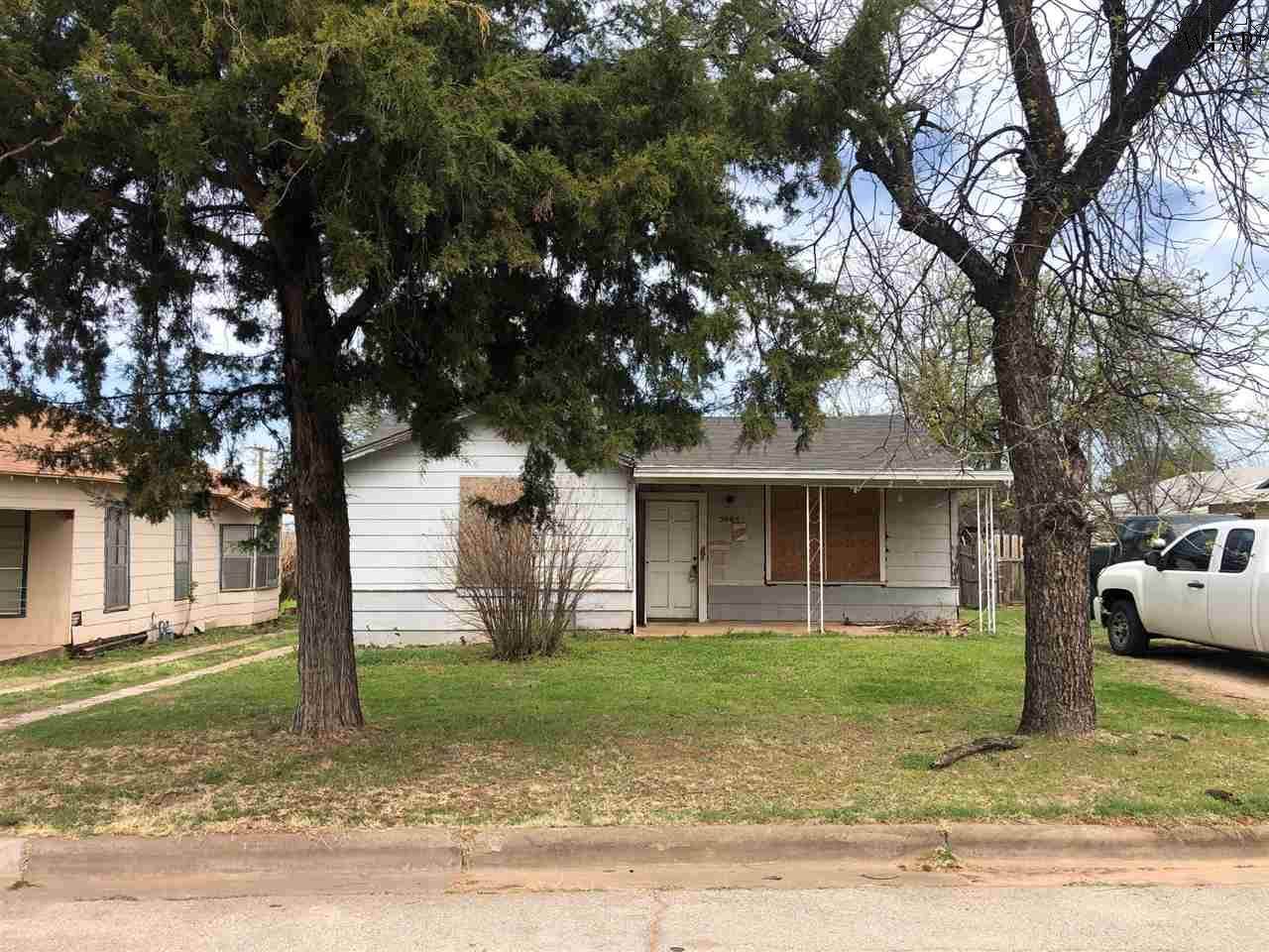 2004 Roberts Avenue - Photo 1