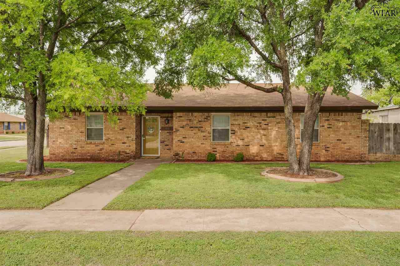 4004 Cynthia Lane - Photo 1