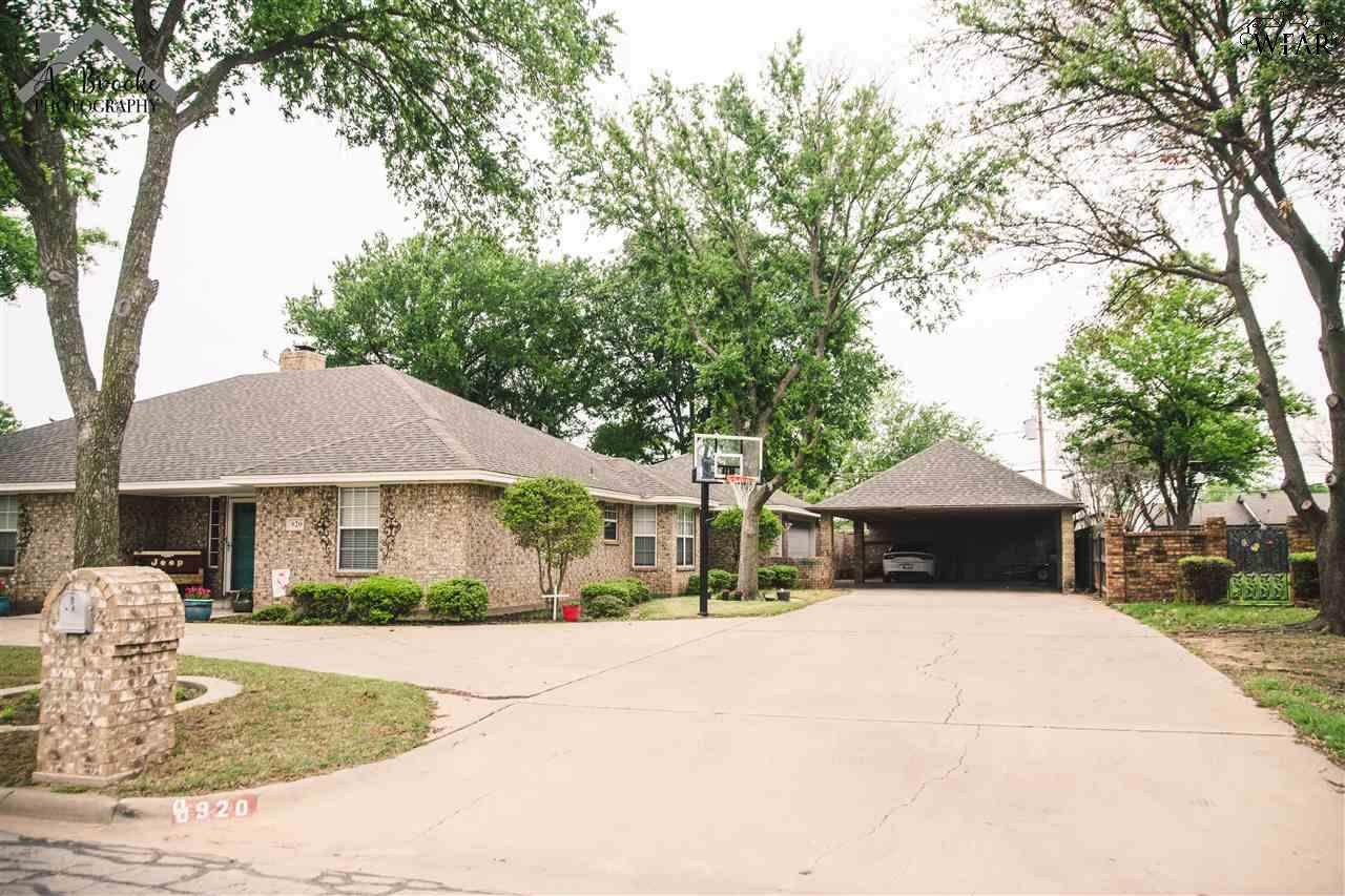 920 Tejas Drive - Photo 1