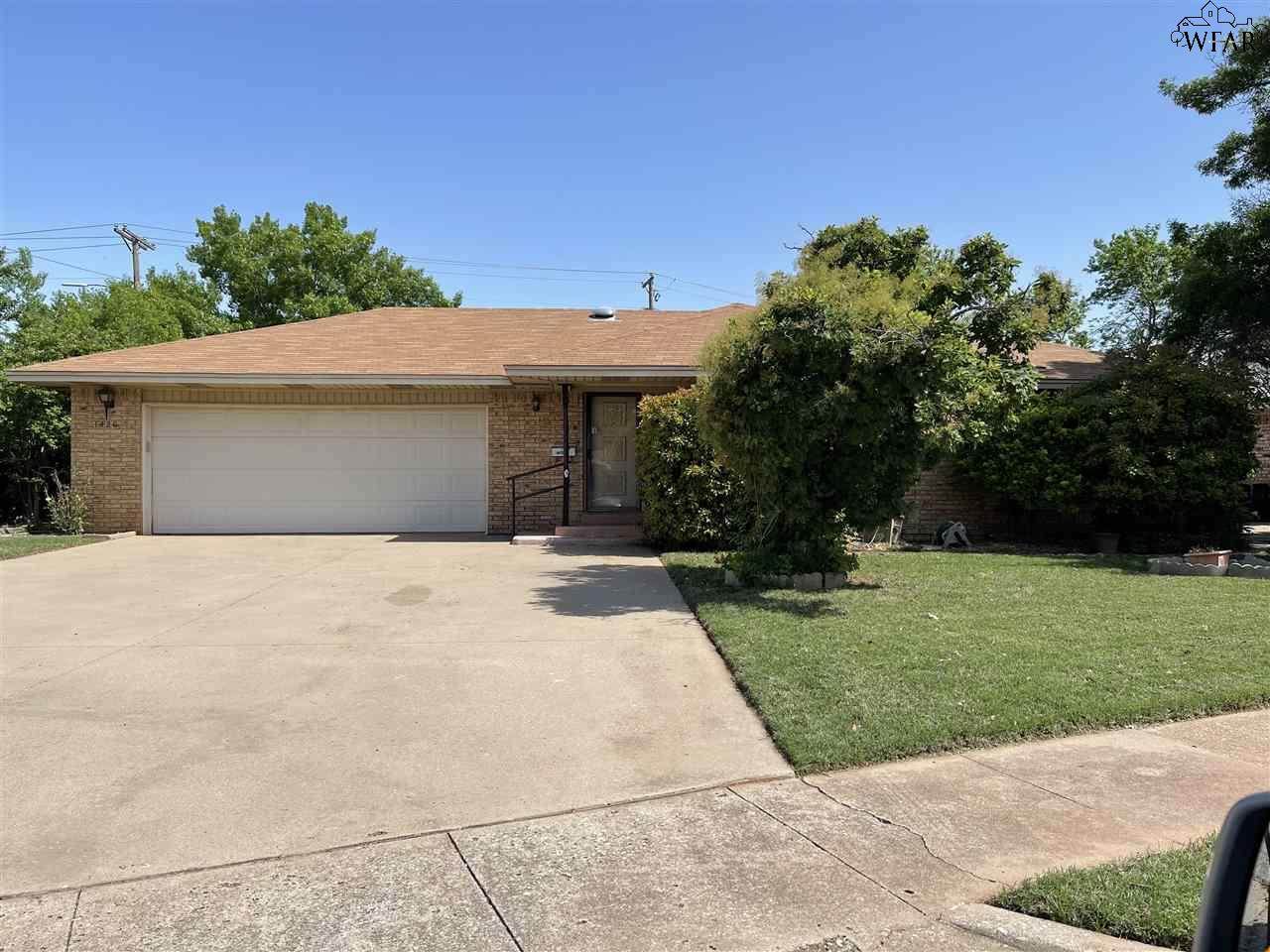 1426 Christine Road - Photo 1