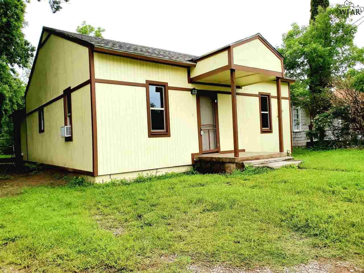 712 3RD STREET - Photo 1