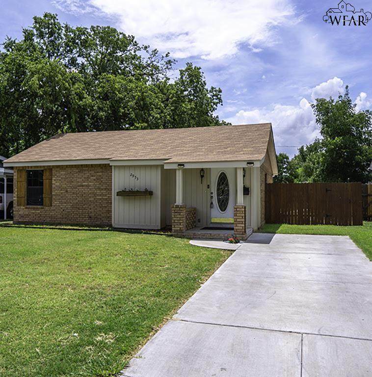 2953 Moffett Avenue - Photo 1