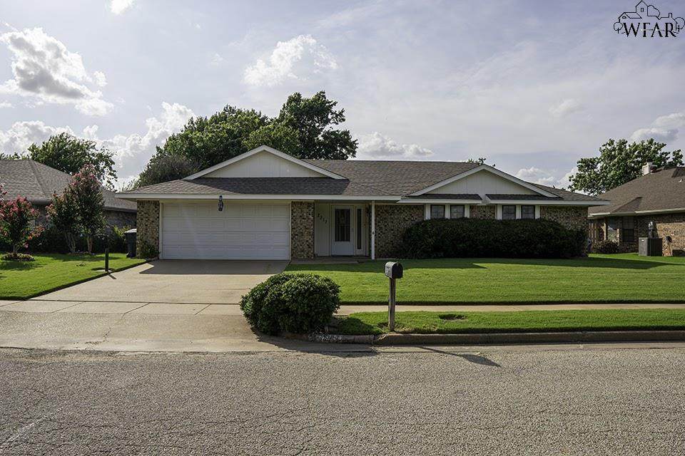 2317 Hunters Glen - Photo 1