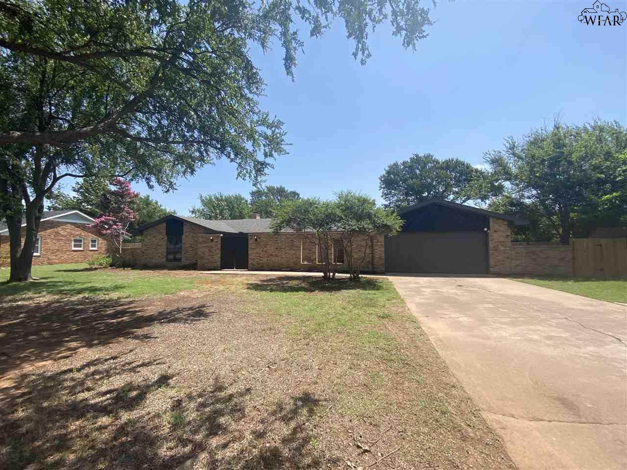 6756 Southwest Parkway - Photo 1
