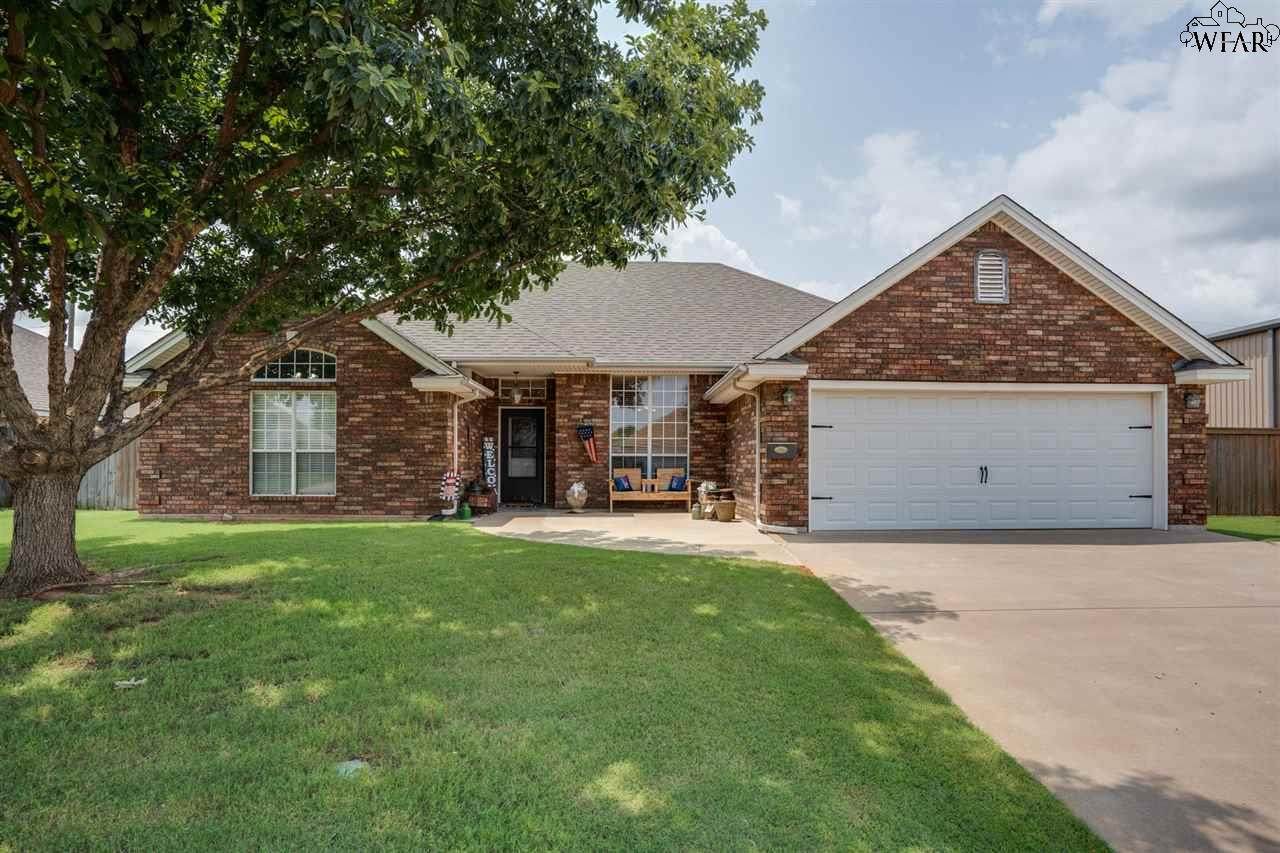 111 Valley Drive - Photo 1