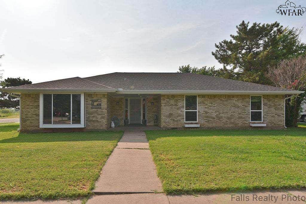 5607 Greentree Avenue - Photo 1