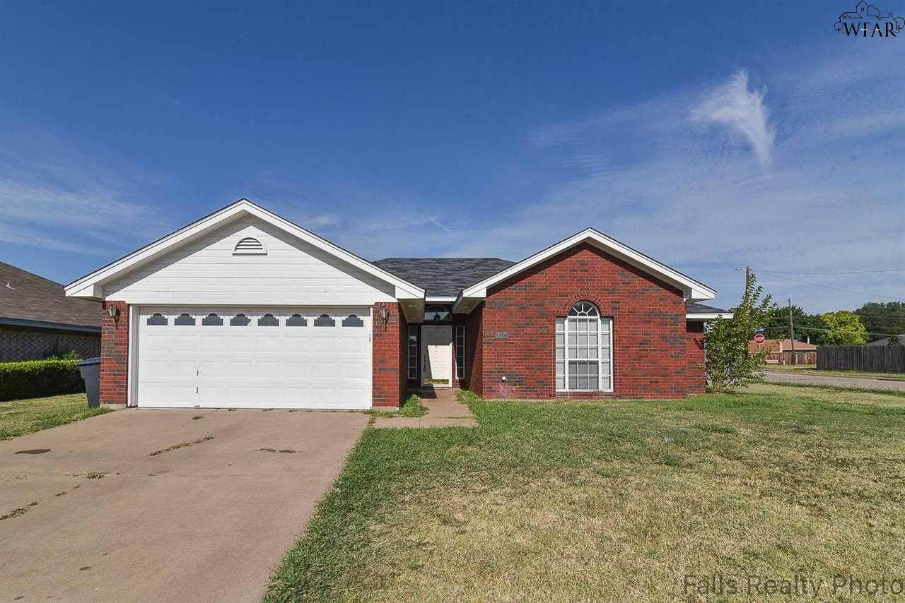 5400 Long Leaf Drive - Photo 1