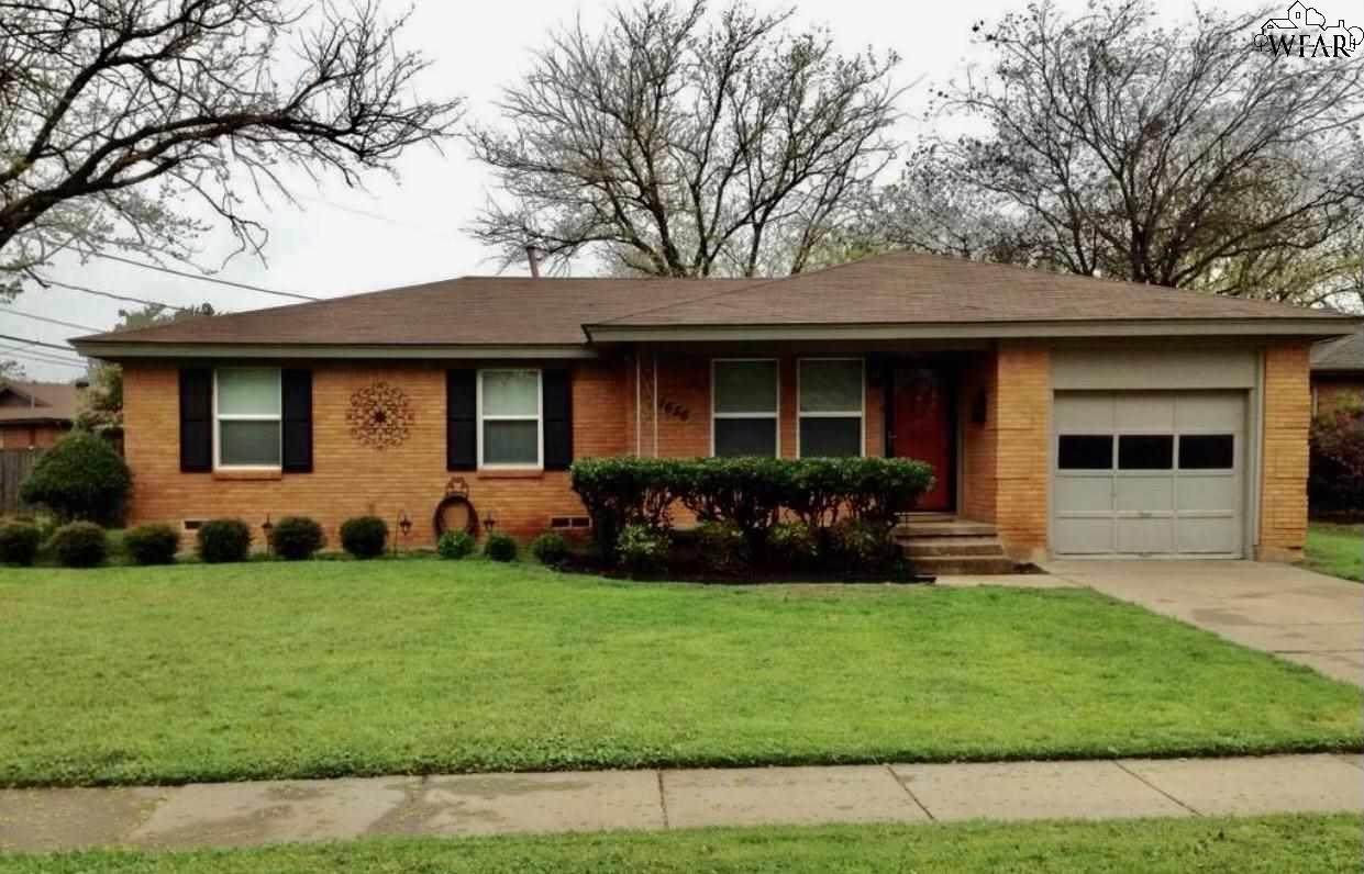 4636 Pendleton Drive - Photo 1