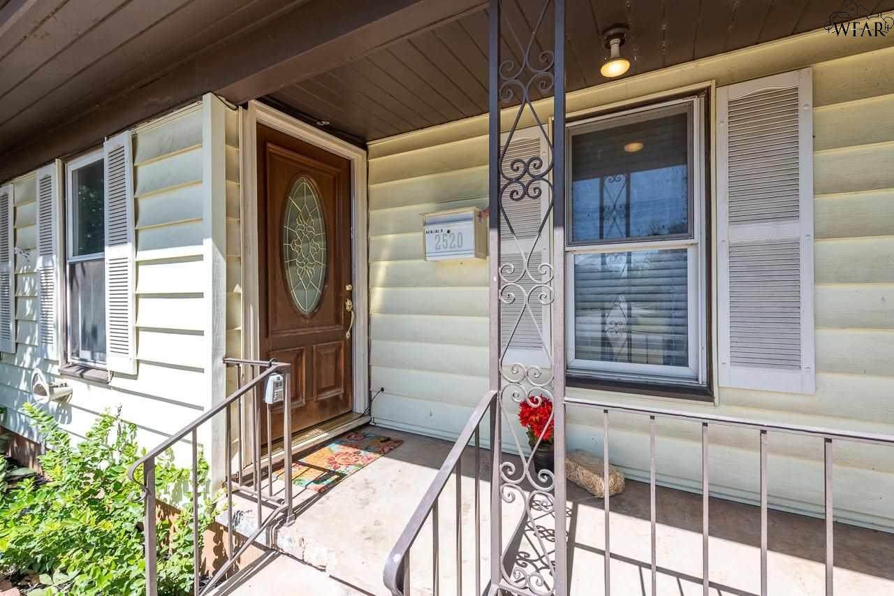 2520 Inglewood Drive - Photo 1