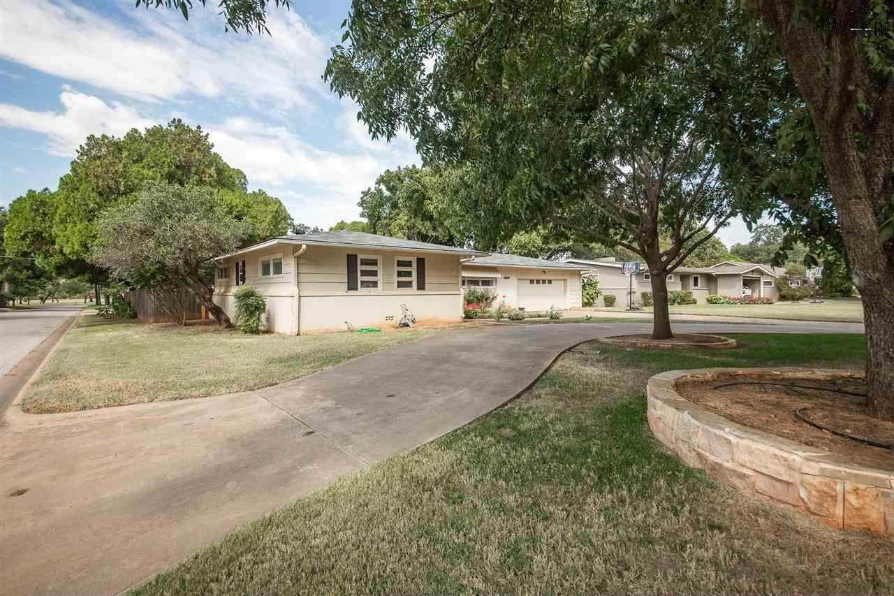 4616 Lake Park Drive - Photo 1