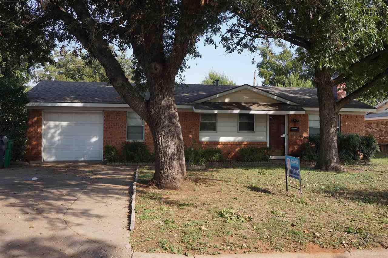 1425 Phoenix Drive - Photo 1