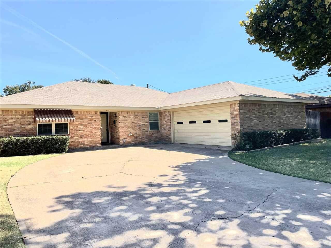 4627 Cypress Avenue - Photo 1