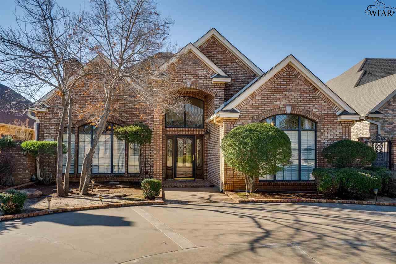 10 Warwick Court - Photo 1