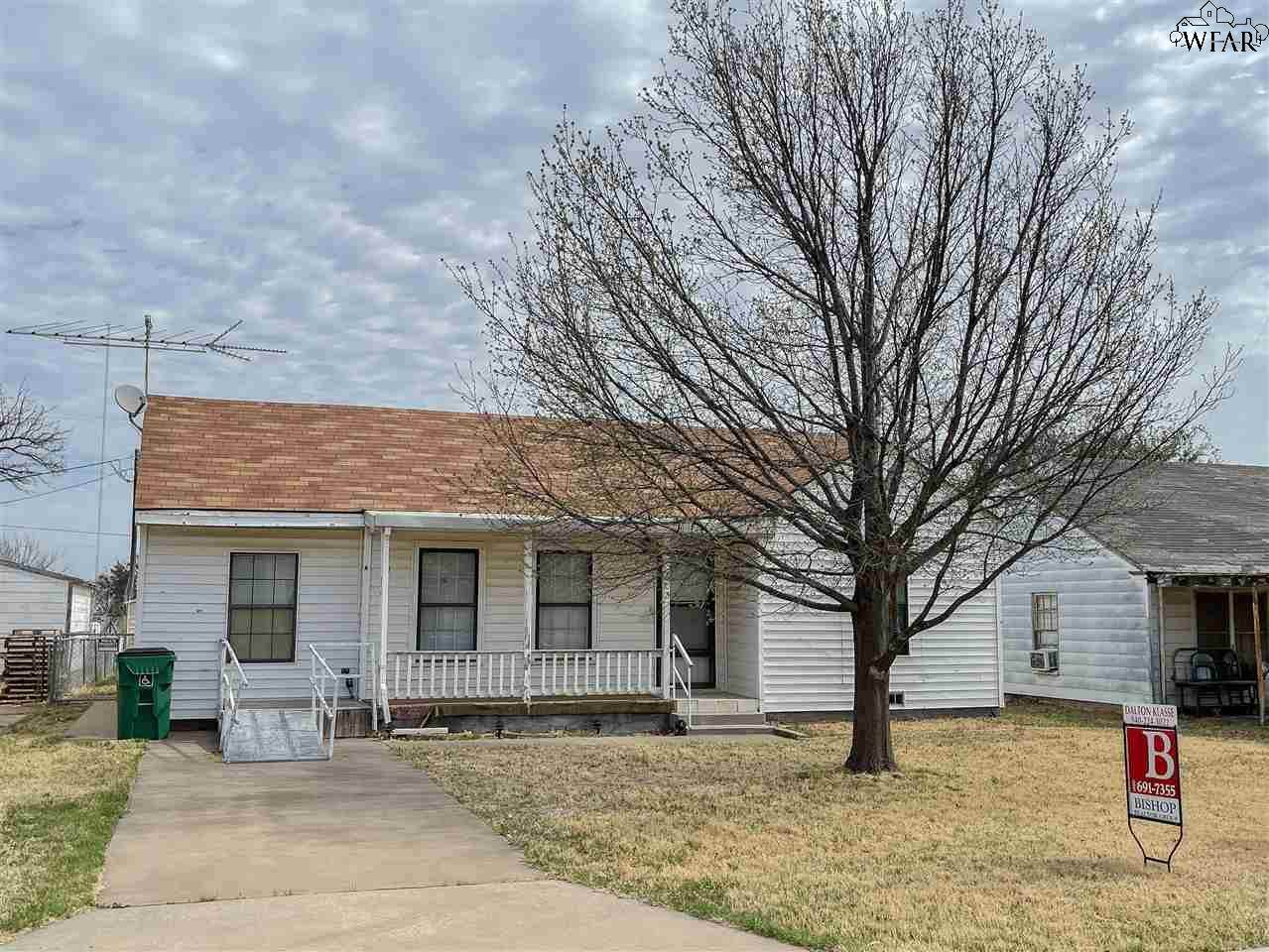 607 Churchill Avenue - Photo 1