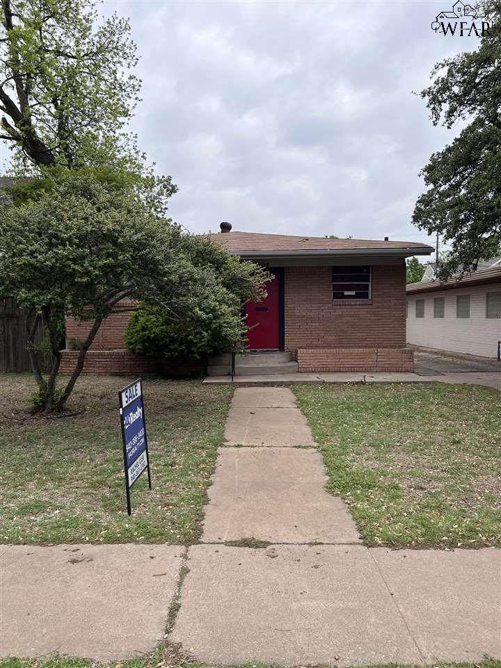 2504 10TH STREET - Photo 1