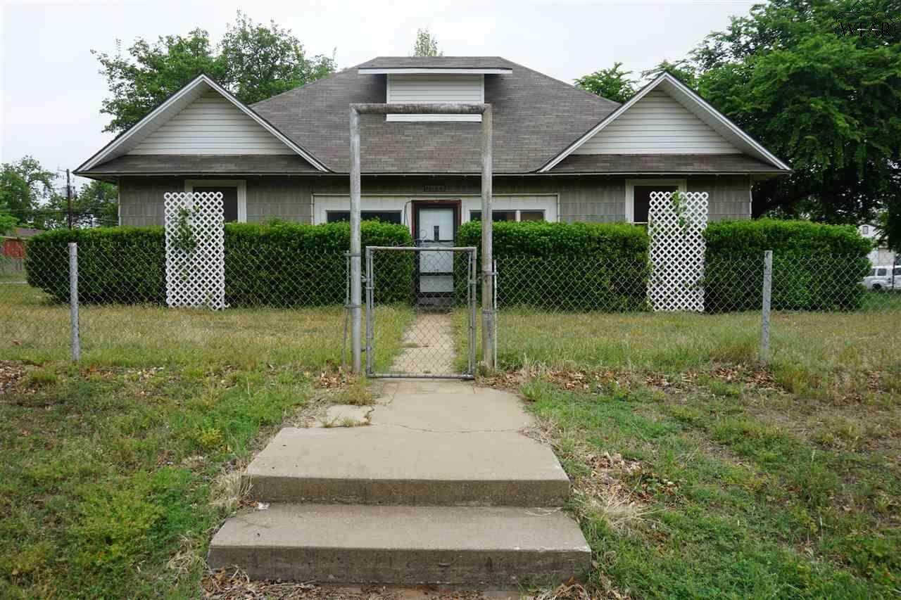 501 6TH STREET - Photo 1