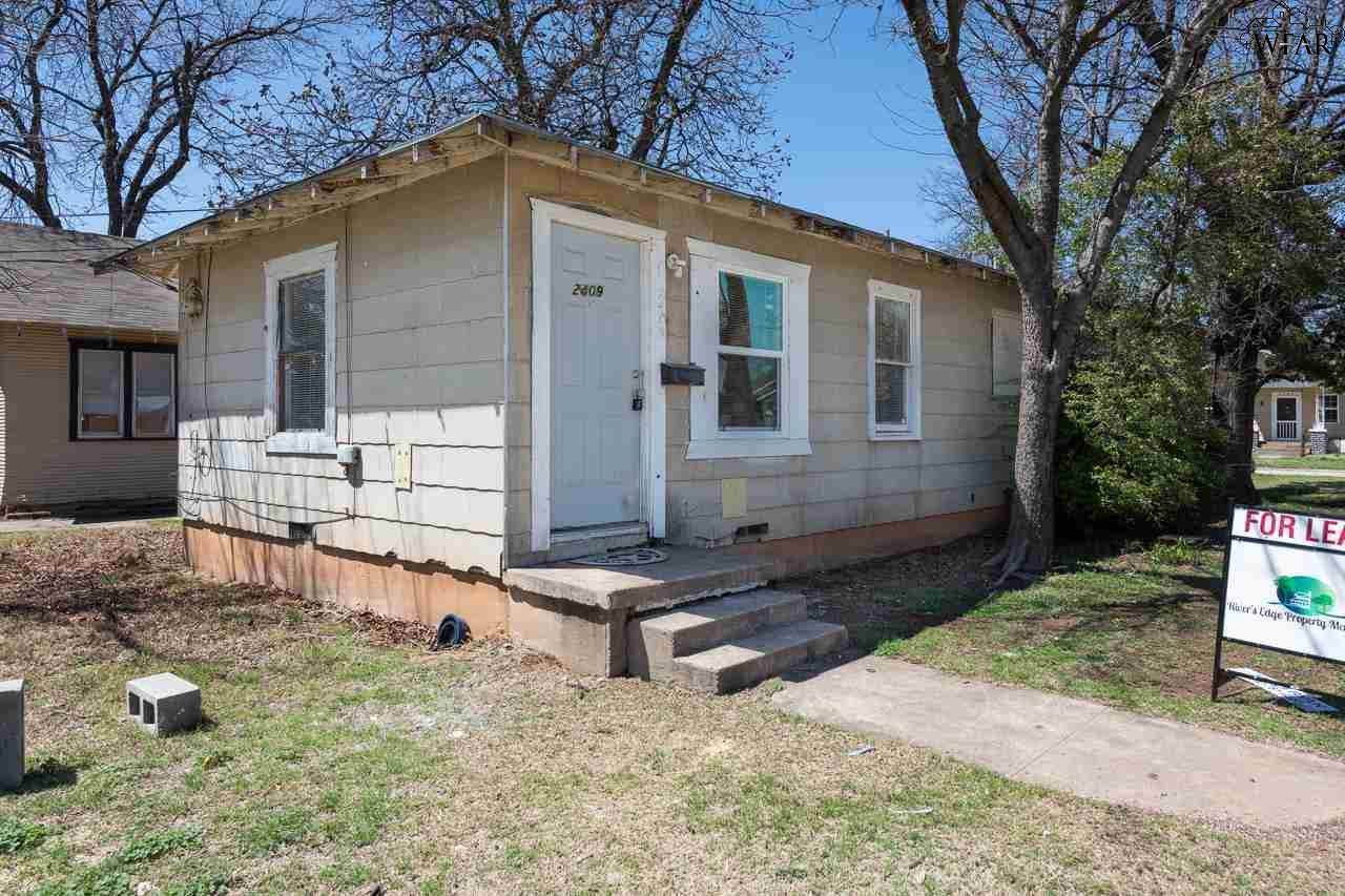 2409 Avenue D - Photo 1