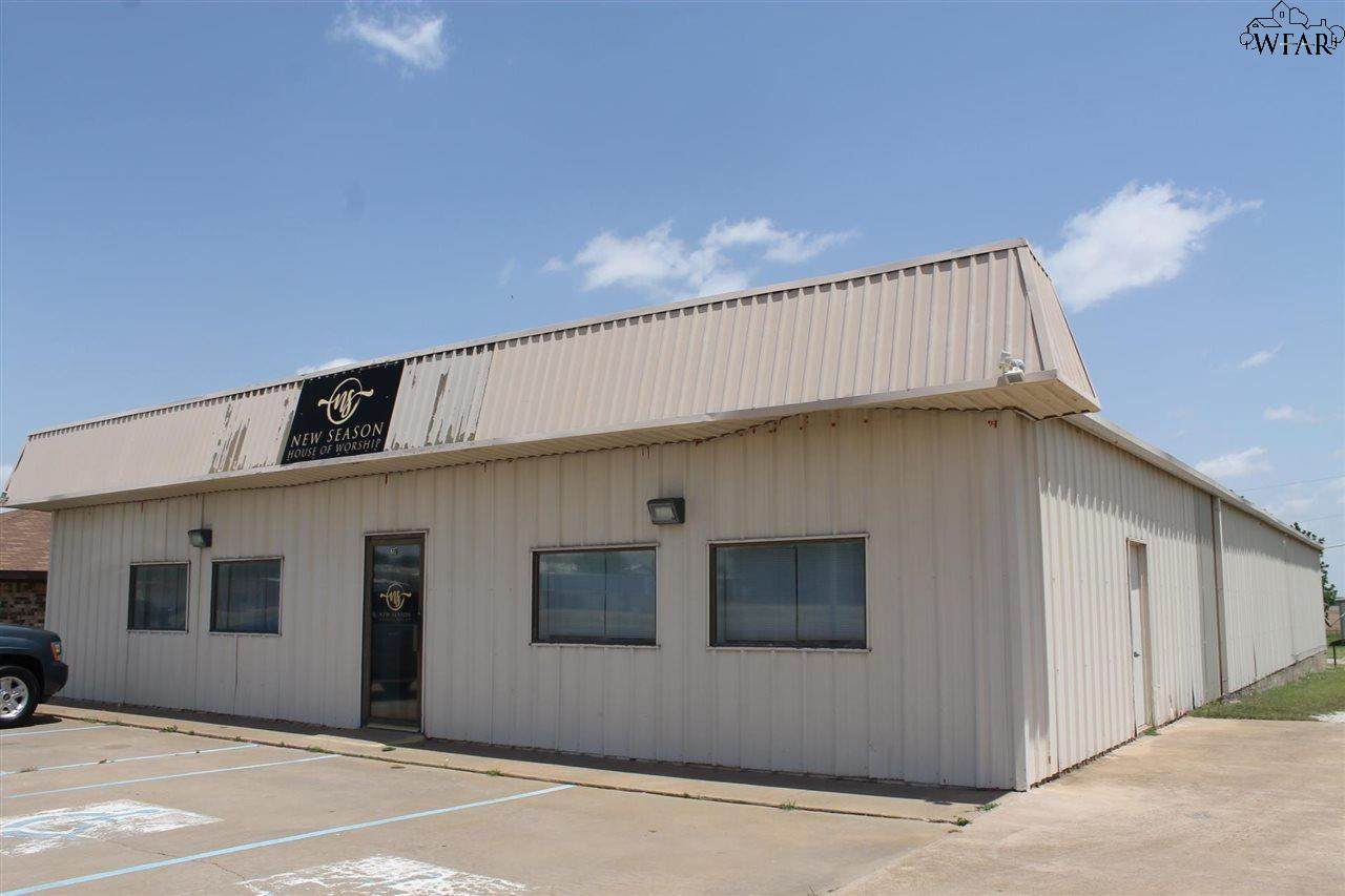 617 Red River Expressway - Photo 1