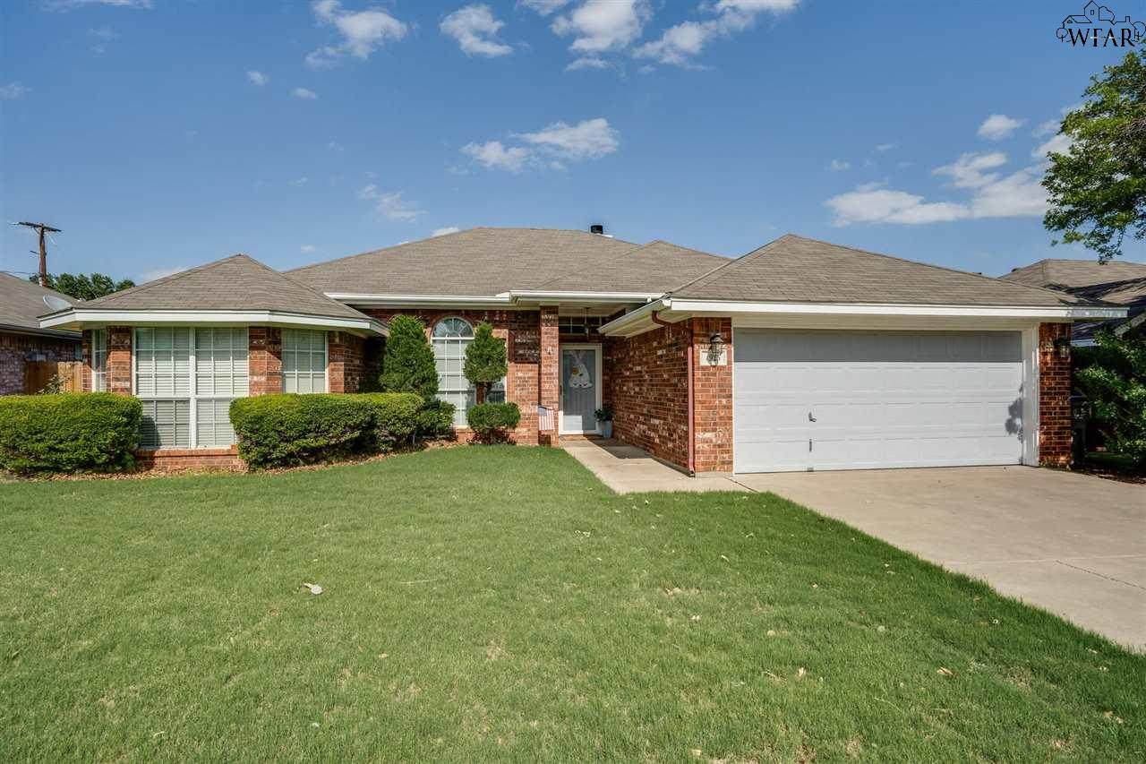 4925 Bayberry Drive - Photo 1