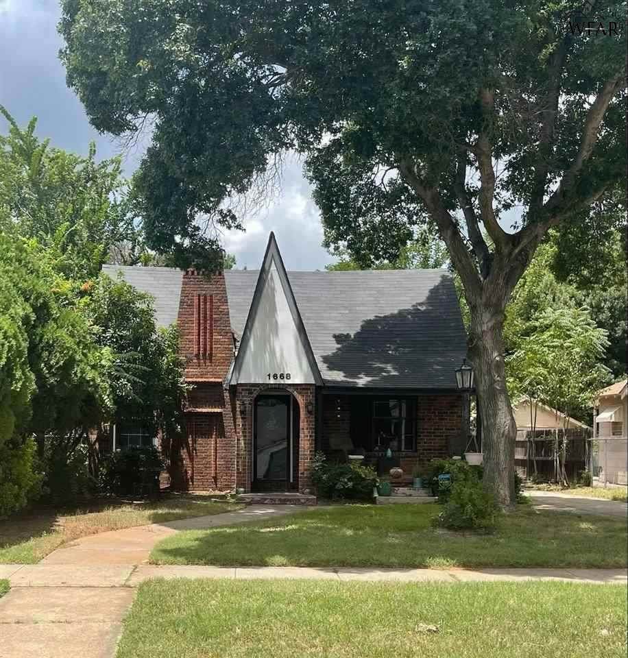 1668 Ardath Avenue - Photo 1