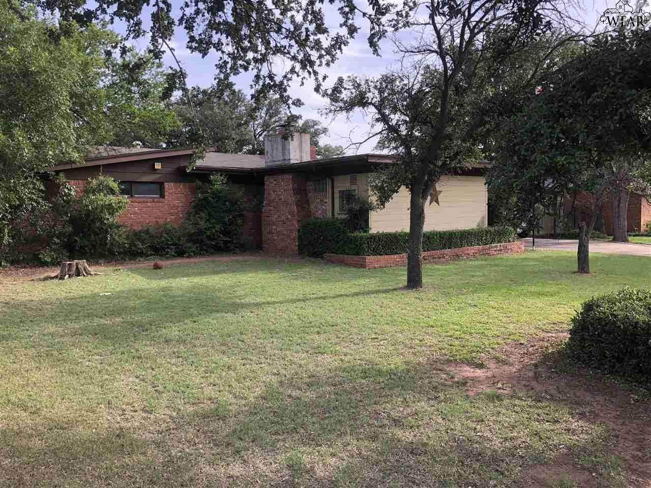 1605 St John Street - Photo 1