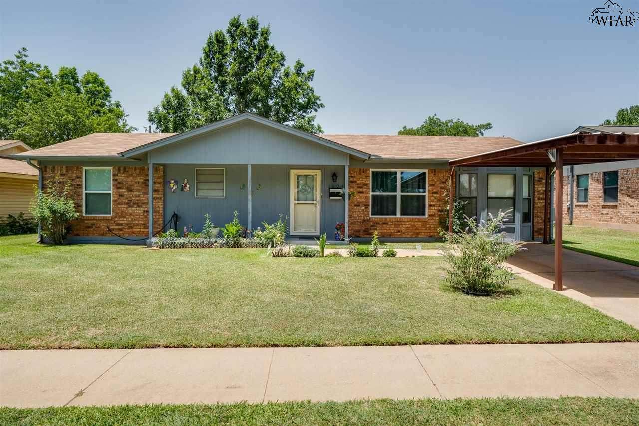 1604 Ruidosa Drive - Photo 1