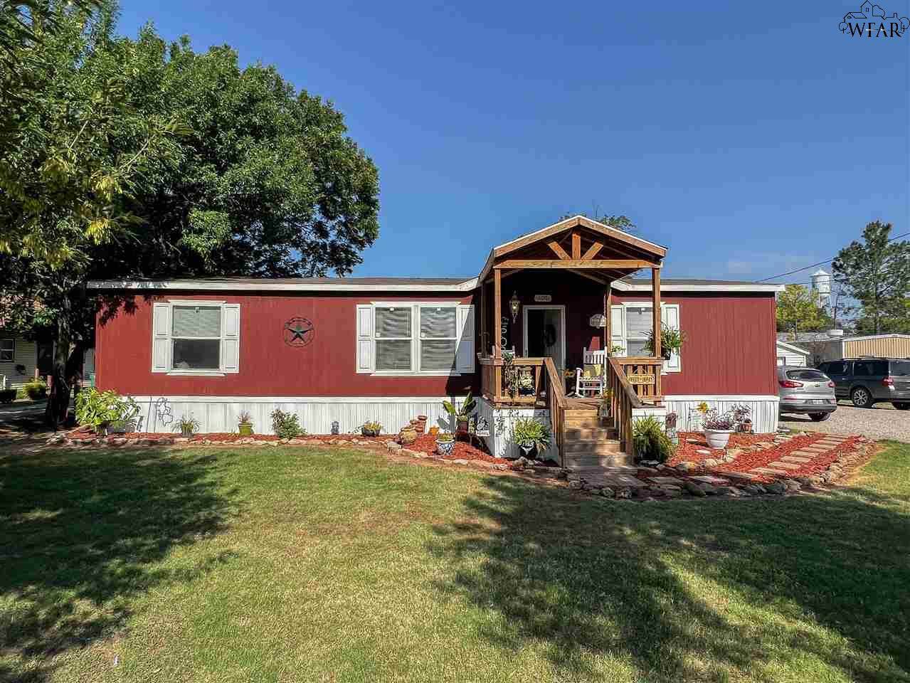 605 Oak Street - Photo 1