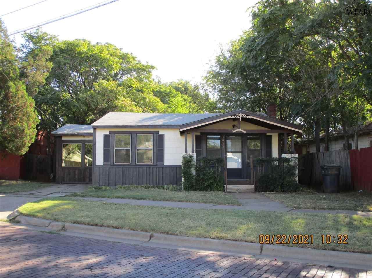 1911 Monroe Street - Photo 1