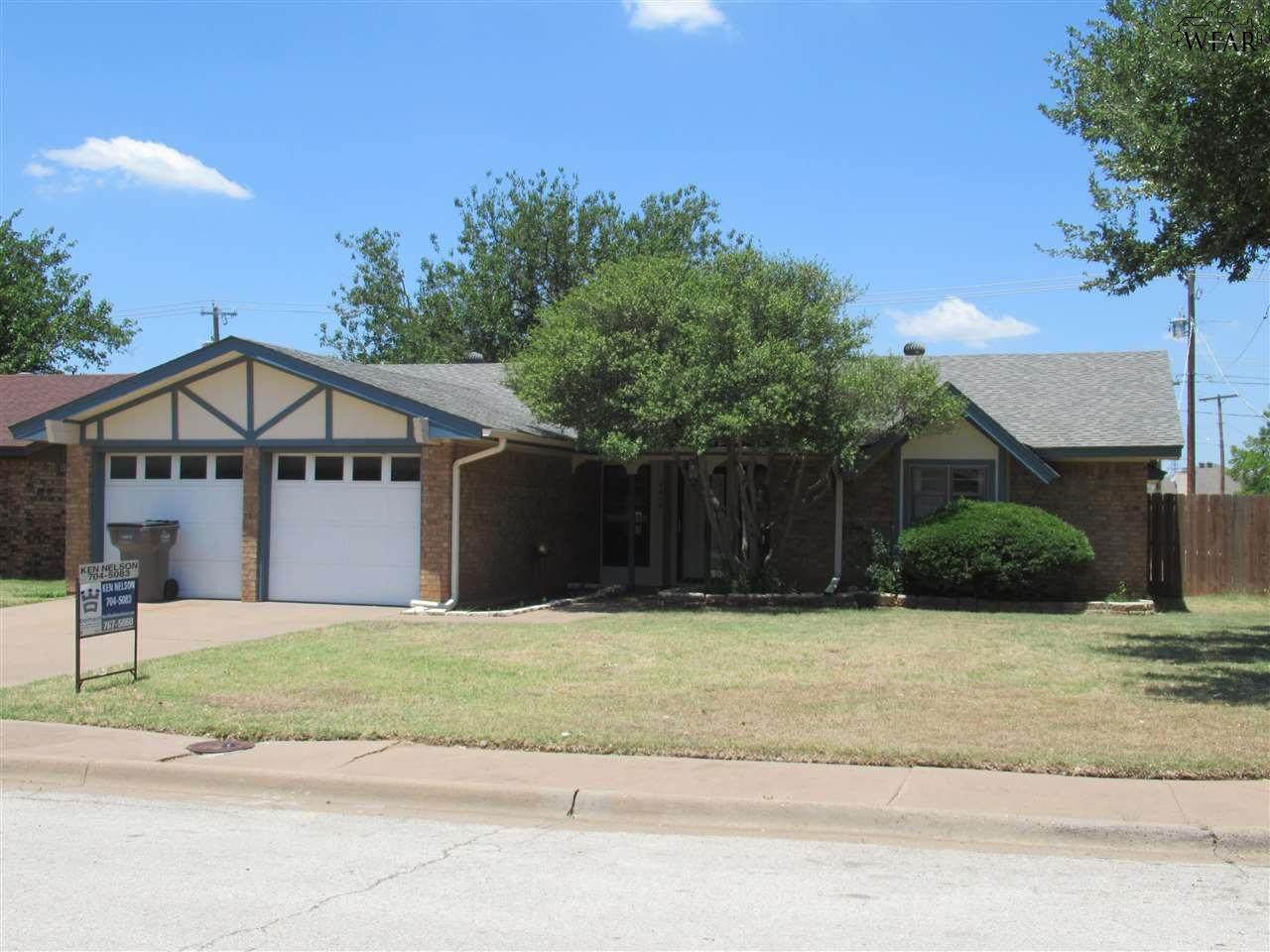 4600 Trailwood Drive - Photo 1