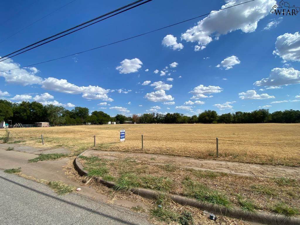 1030 Crescent Lane - Photo 1