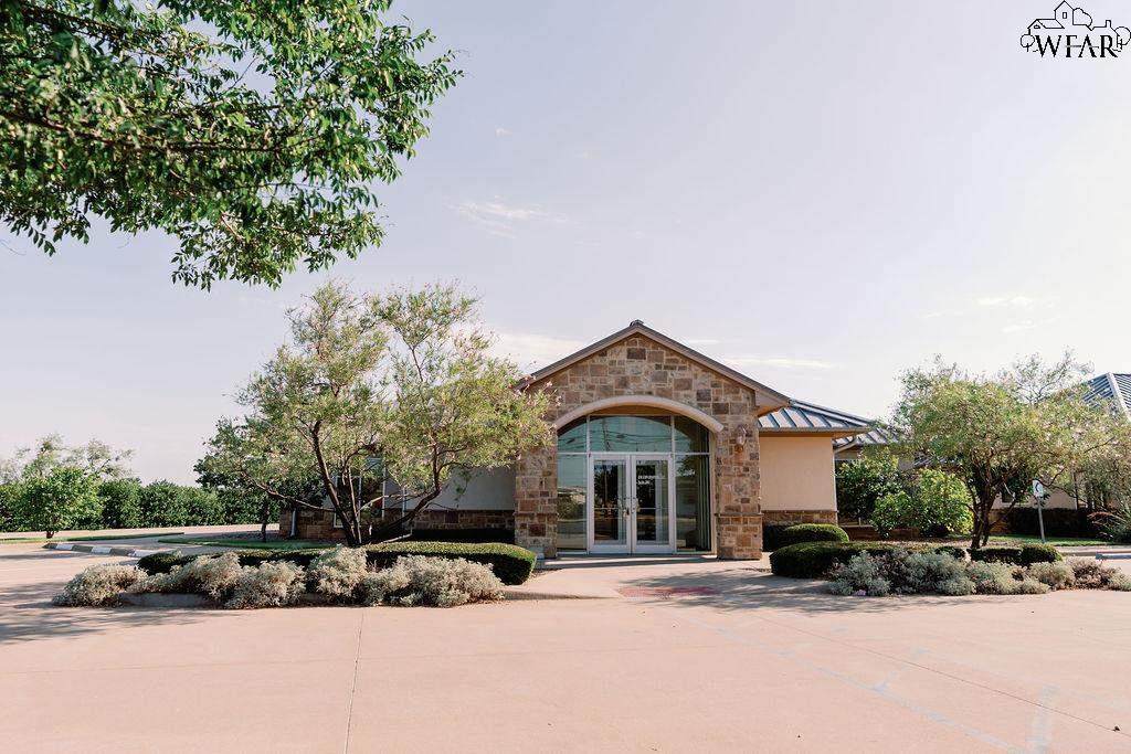 1810 Southwest Parkway - Photo 1