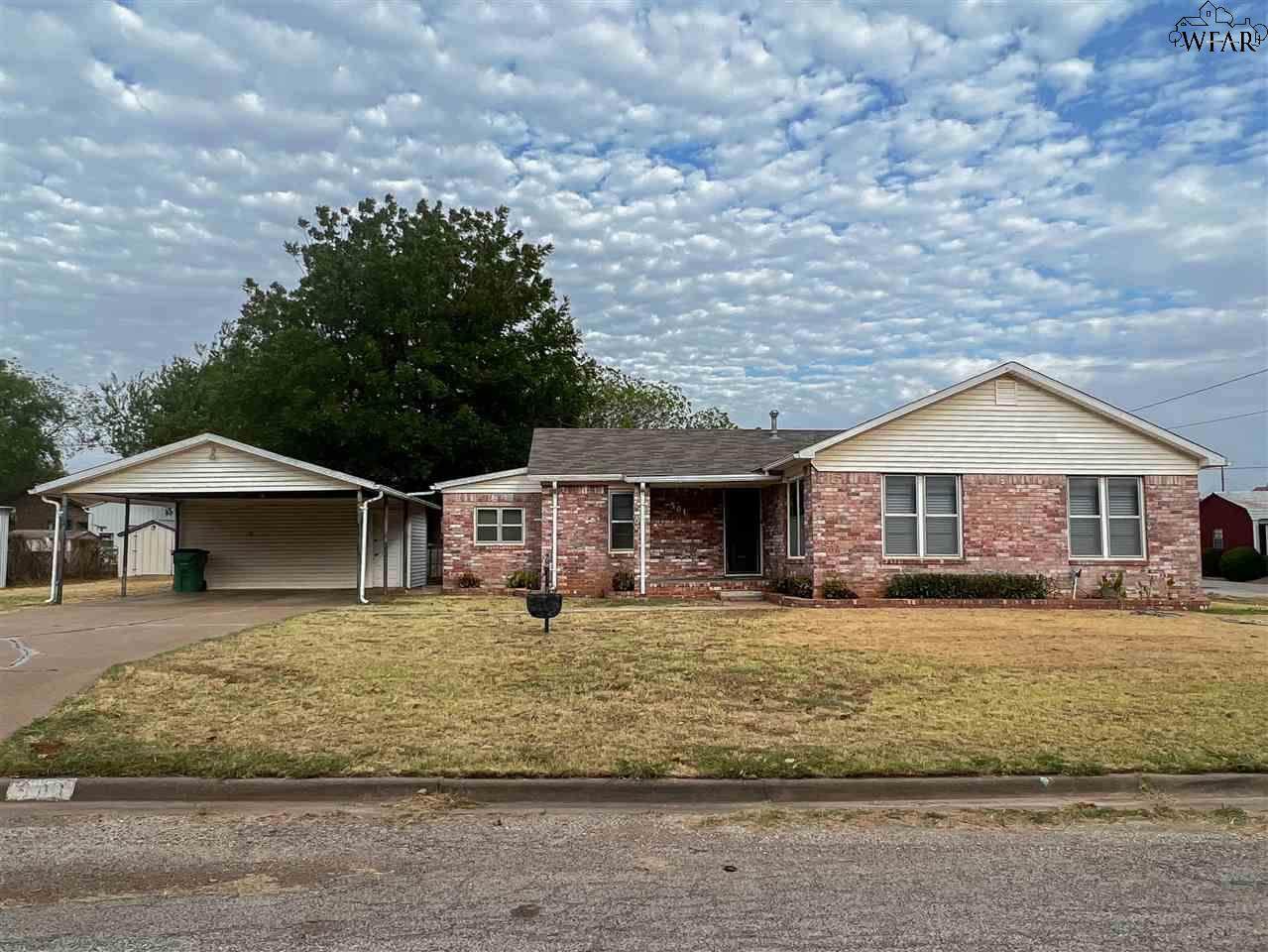 501 Sycamore Street - Photo 1